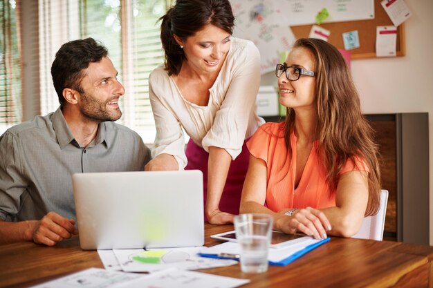 Sie ist eine sehr gute Managerin unseres Teams