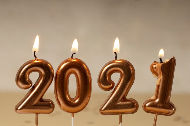 Silvesterparty-Kerzen-Arrangement