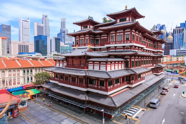 Singapur 4. dezember 2016 buddha tooth relic temple befindet sich in china town der tempel ist im stil der tang-dynastie gebaut