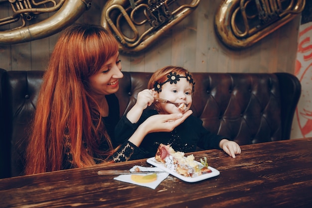 Sitzung schöne mutterschaft adorable gesicht