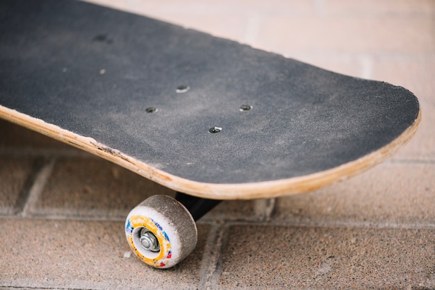 Skateboard auf Bürgersteig