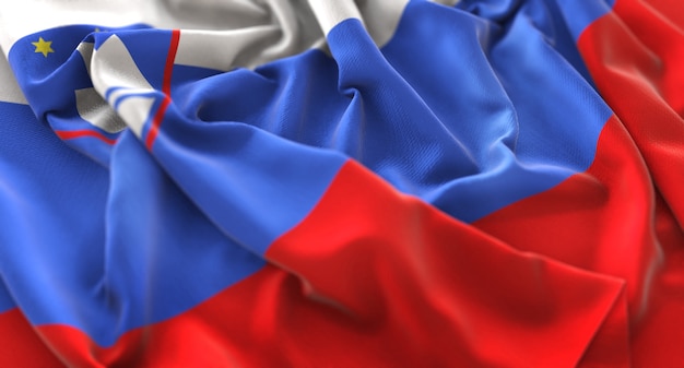 Kostenloses Foto slowenien flagge gekräuselt winken makro nahaufnahme schuss