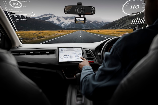 Kostenloses Foto smart auto-navigationsbildschirm mit tachometer