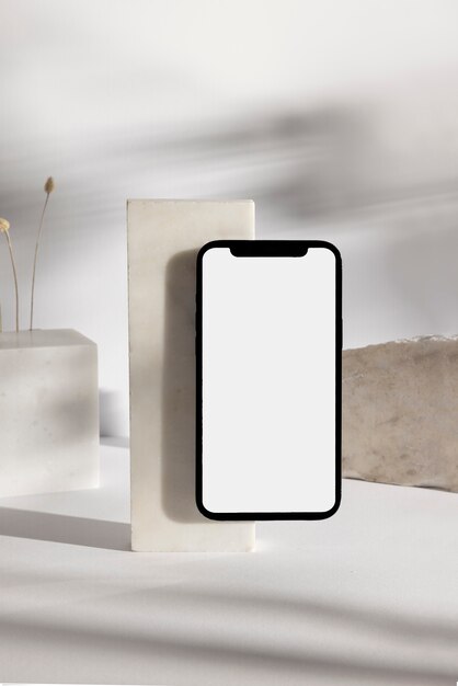 Smartphone und minimale Felsenanordnung