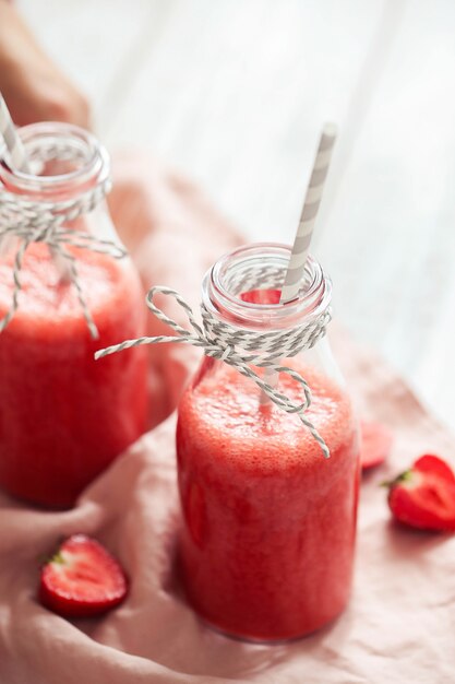 Smoothie-Getränk mit Erdbeeren