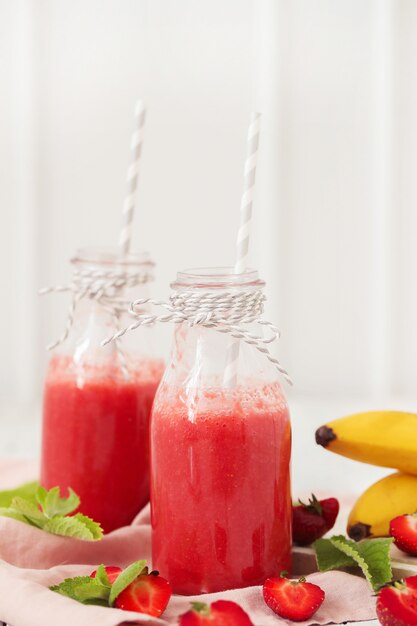 Smoothie-Getränk mit Erdbeeren