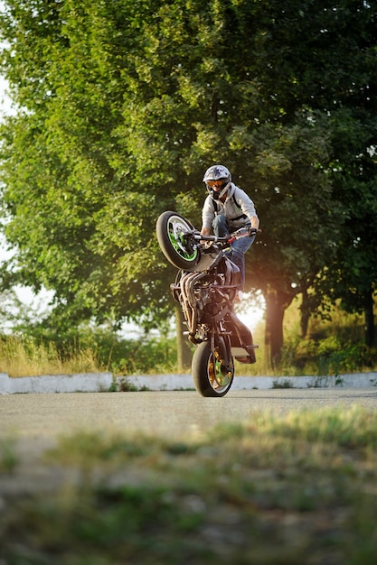 Sommer extremes Motorradfahren