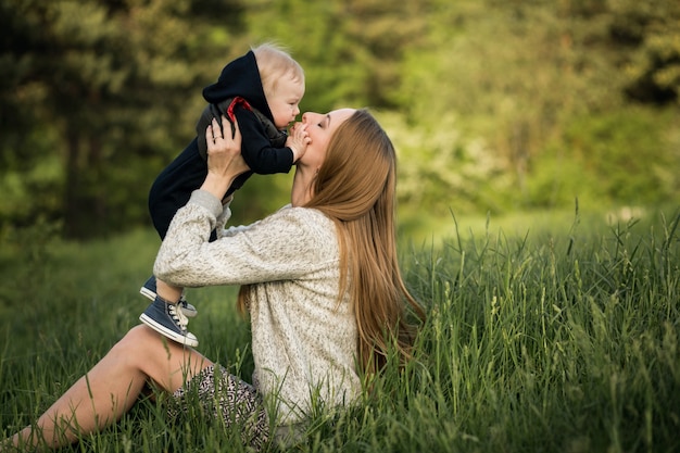 Sommer Mädchen junge kleine Mutter Familie