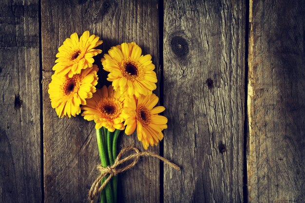 Sommer Strauß gelbe helle Blume Hintergrund