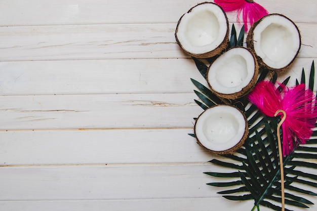 Sommerkomposition mit leckeren Kokosnüssen