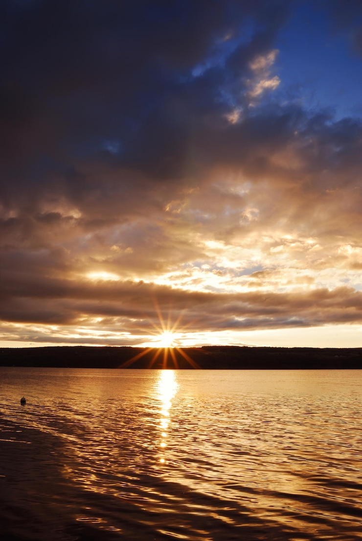 Kostenlose Foto sonnenaufgang am see