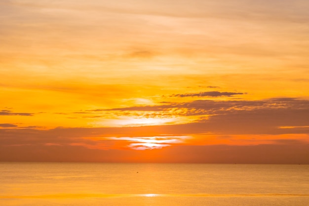 Kostenloses Foto sonnenaufgang und meer