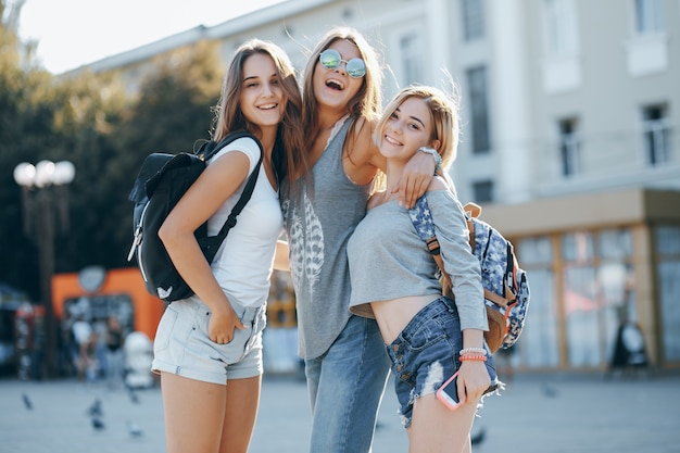 Sonnenbrille stilvolle weibliche Stadt Teenager