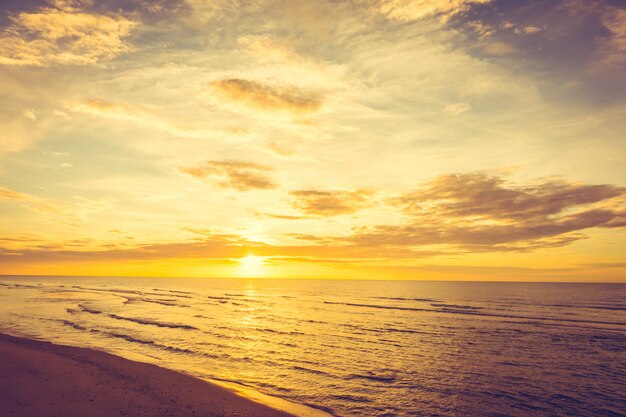 Sonnenuntergang am Strand