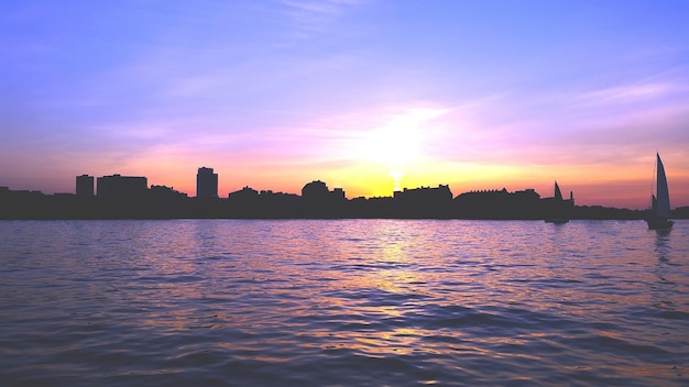 Sonnenuntergang in der Stadt