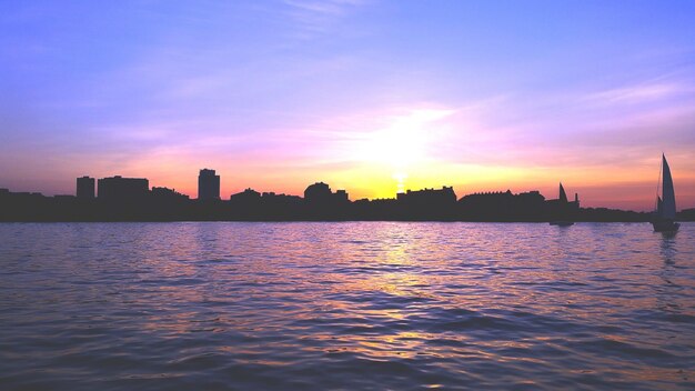 Sonnenuntergang in der Stadt