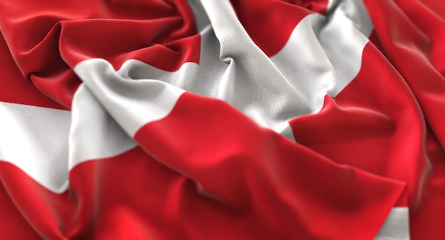 Sovereign Military Order von Malta Flagge Ruffled Winkeln Makro Close-Up Shot