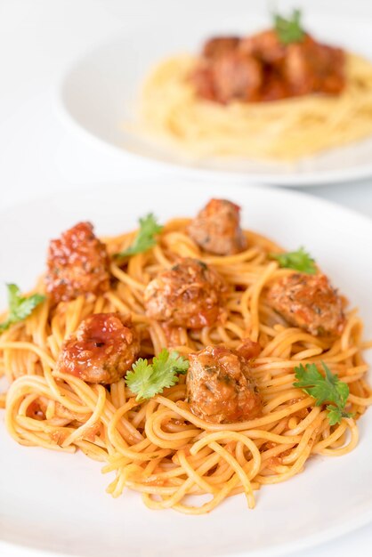 Spaghetti und Fleischbällchen