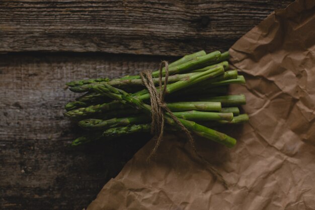 Spargel auf dem Tisch