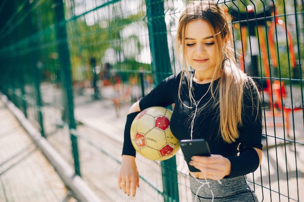 Sport Mädchen in einem Park