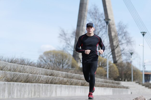 Sportler in Straßen im Freien