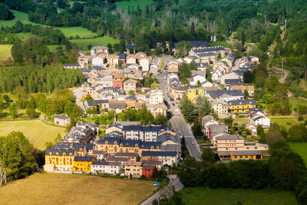 Stadt in Pyrenäen. Castejon de Sos