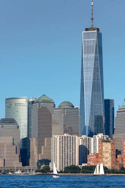 Stadtbild von New York von Liberty Island USA