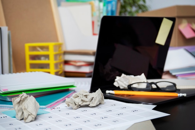 Stillleben des Büro-Schreibtischs