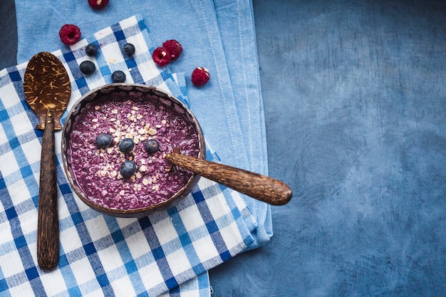 Stillleben des geschmackvollen Blaubeerensmoothie