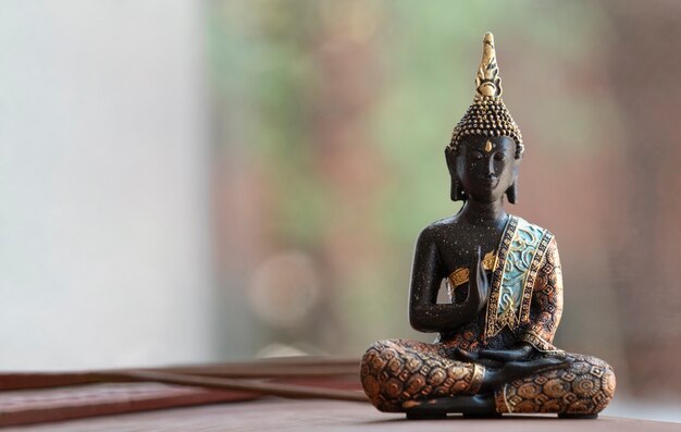 Stillleben mit Buddha-Figur