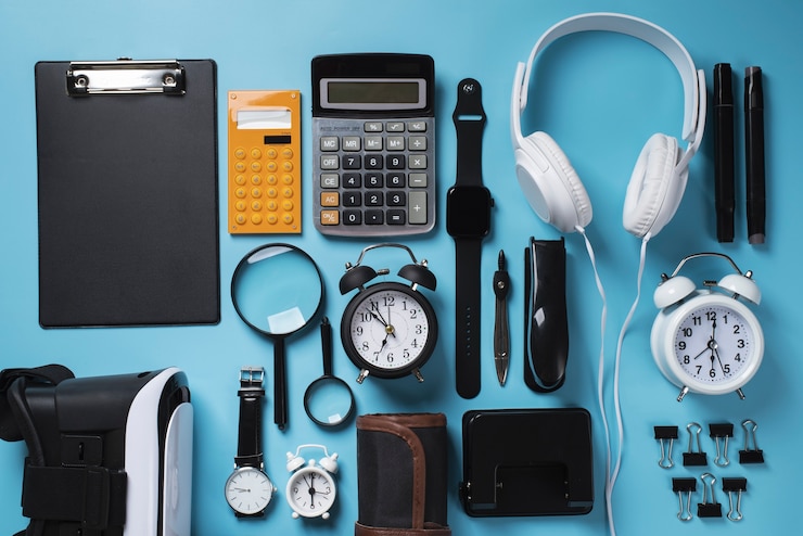 Kostenlose Foto stillleben mit dem schreibtisch eines teenagers