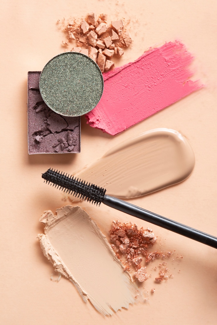 Kostenlose Foto stillleben mit einer kombination von make-up-texturen