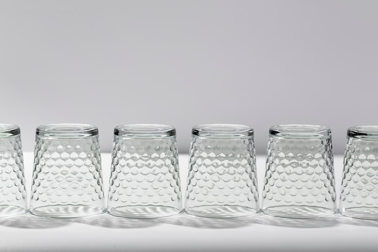 Kostenlose Foto stillleben mit glasbechern