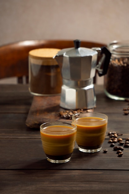 Kostenloses Foto stillleben mit kaffeezubereitungskonzept