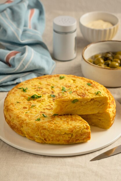 Stillleben mit Kartoffel-Spanisch-Tortilla