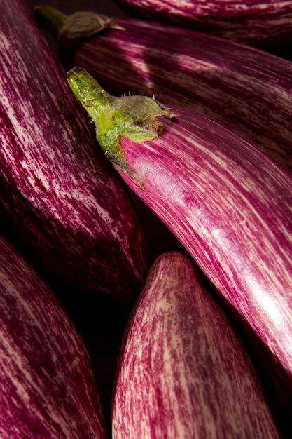 Kostenloses Foto stillleben mit köstlicher aubergine