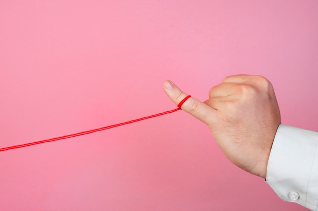 Kostenloses Foto stillleben mit roter fadenverbindung