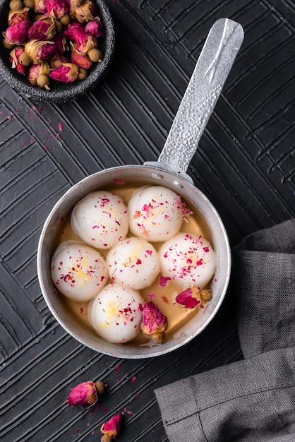 Kostenloses Foto stillleben süße tang-yuan-anordnung