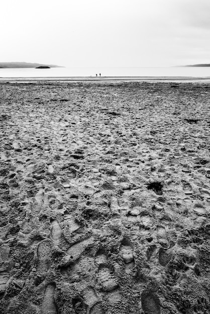 Strand in schwarz und weiß