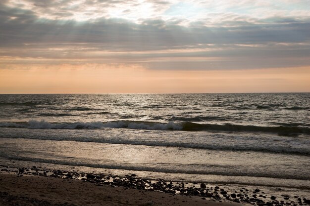 Strand mit Wolken