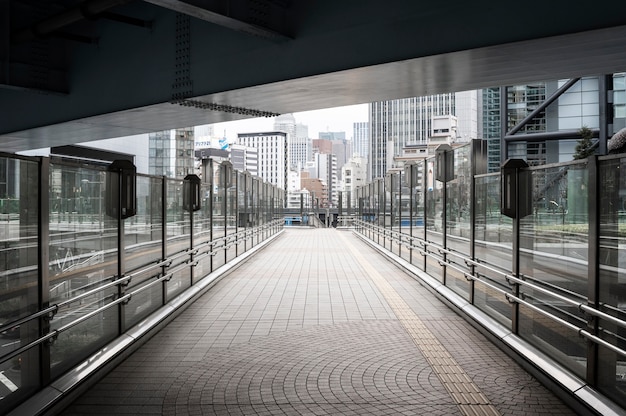 Kostenloses Foto straße an einem bewölkten tag