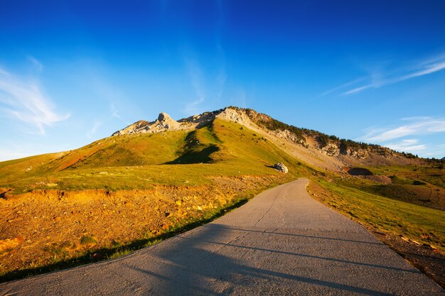 Straße durch den Bergpass