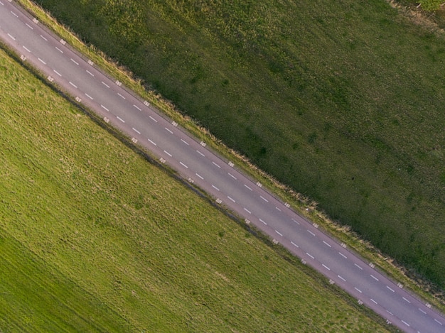 Kostenloses Foto straße im grünen