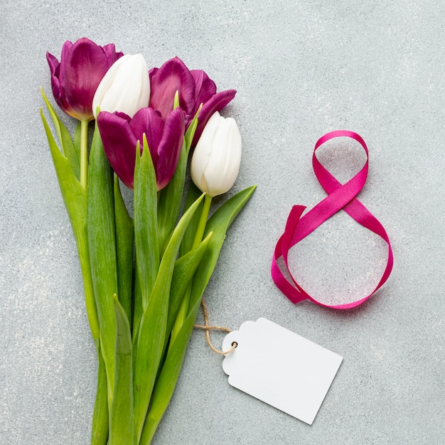 Strauß Tulpen mit rosa Schleife