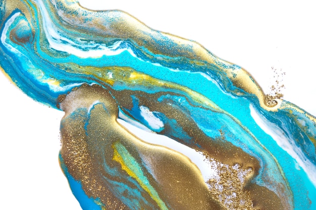 Ströme flüssiger blau-weißer und goldener tinte kräuseln wellen aus flüssiger türkiser und goldener flüssiger farbe