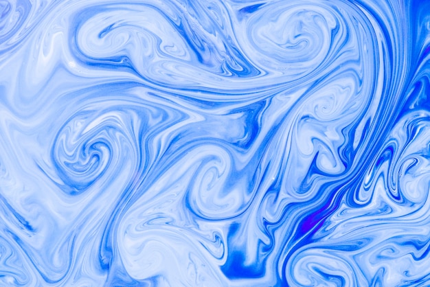 Strukturierter Hintergrund der weißen und blauen Marmorfarbmischung