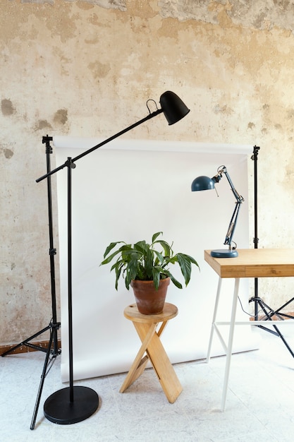 Studio mit Requisiten für die Fotografie