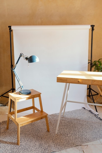 Kostenloses Foto studio mit requisiten für die fotografie