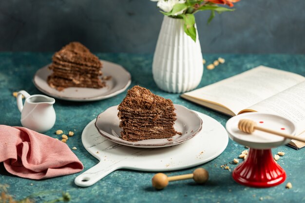 Stück Torte auf der Platte