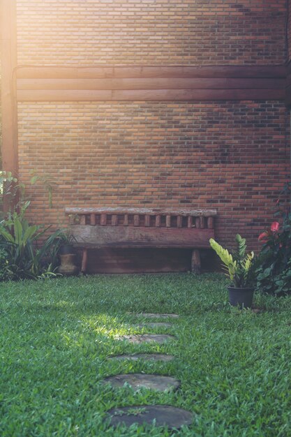 Stuhl im Garten